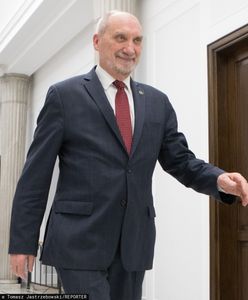 Kolejne wątpliwości wokół komisji smoleńskiej. MON nabiera wody w usta