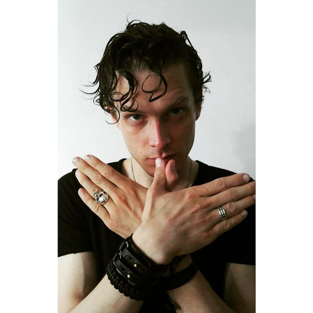 Adam Fidusiewicz  - Charytatywna akcja #podarujskrzydla fundacji Black Butterflies!