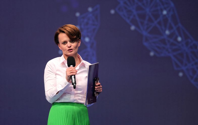 Minister przedsiębiorczości i technologii Jadwiga Emilewicz podczas sesji "Miasto Plus".