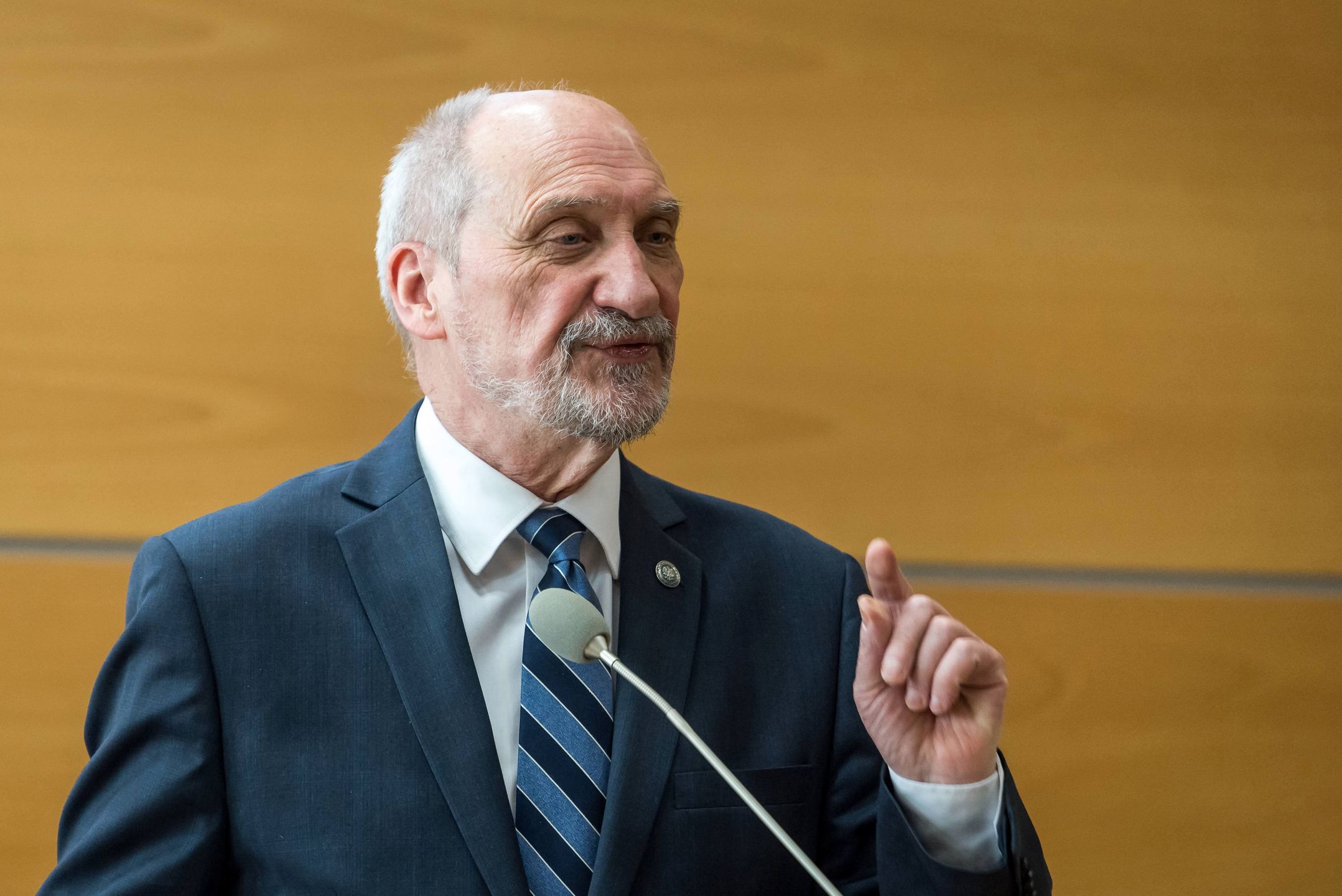 Antoni Maciererwicz został odwołany ze stanowiska szefa MON na początku stycznia
