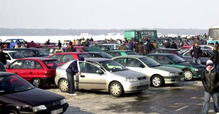 Które kompakty tanieją najwolniej?