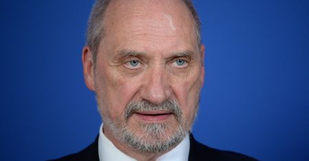 Biskup odmówił Macierewiczowi smoleńskich mszy. MON rozważa odwet?