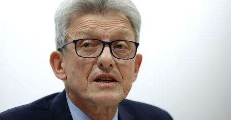 "Tylko nie mów nikomu". KE: obrońca pedofila Stanisław Piotrowicz musi odejść