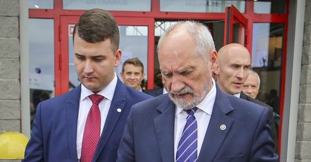 Jakub Majmurek: Mroźna wiosna ministra Macierewicza