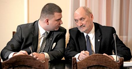 Dymisja Antoniego Macierewicza. "Trzeci bliźniak": przesądził o tym Misiewicz, to zakwestionowanie hierarchii władzy