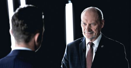 Antoni Macierewicz przesłuchał dziennikarza. "Chciał skasować nagranie"