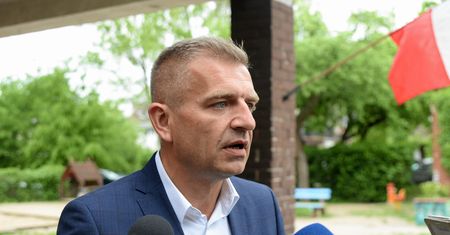 "Tłit". Bartosz Arłukowicz o wojnie w Zjednoczonej Prawicy o 30-krotność ZUS. Zaatakował Jarosława Gowina