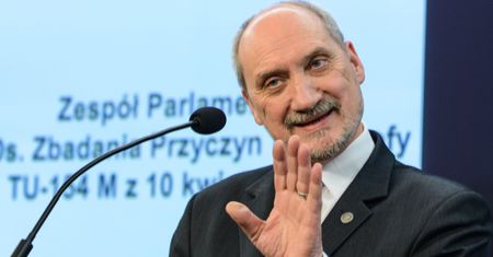 Kolejni krewni ofiar smoleńskich chcą pieniędzy od MON