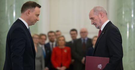Makowski: "Marszałek senior Kaczyński? A może Macierewicz? 'Prezydent nie podjął jeszcze decyzji'" [OPINIA]