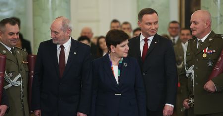 Kulisy wojny MON z Pałacem Prezydenckim: Andrzej Duda postawił Beacie Szydło ultimatum