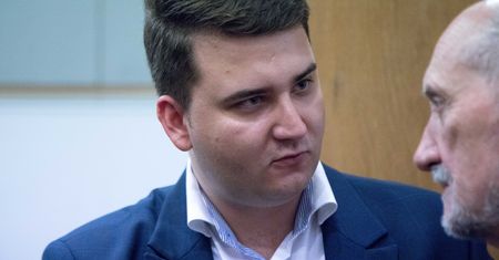 Śledztwo ws. Bartłomieja Misiewicza przedłużone. "Zastanawiają się, co dalej robić"