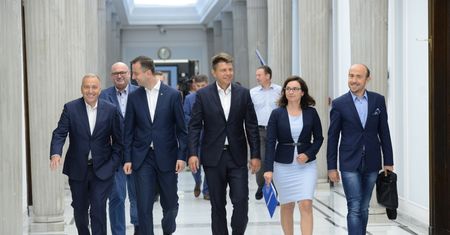Opozycja chce zwołania okrągłego stołu ws. ustaw o KRS i SN. Prezydent "boi się otwartej debaty"