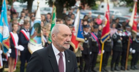 Antoni Macierewicz: cienie pochodu barbarzyństwa zbierają się znów nad Europą