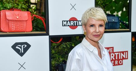 Joanna Racewicz w wakacyjnej odsłonie. Barwne okulary przykuły uwagę
