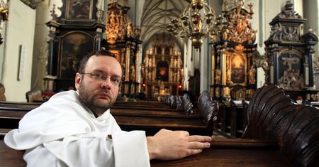 Złoto ukryte w klasztorze dominikańskim? Komisja Amber Gold przesłuchuje byłego księdza