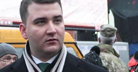 "Fakt": Pijany Misiewicz lepił się do dziewczyn