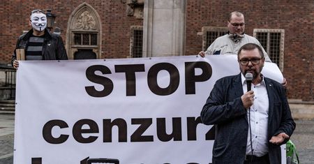 Biuro europosła obiecywało wycieczkę do PE za podpisy poparcia. "Niefortunne sformułowanie"