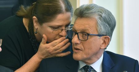Kandydaci PiS na sędziów Trybunału Konstytucyjnego mają problem. Nie spełniają wymagań ustawy