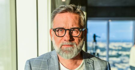 Andrzej Saramonowicz o sytuacji politycznej w kraju. "My nie jesteśmy w kinie. Jesteśmy w d....e"