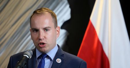 FaceApp. Wiceminister Andruszkiewicz ostrzega: Z tej apki mogą korzystać służby