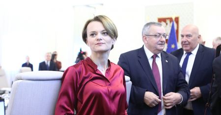 Ceny prądu 2020. Emilewicz: podwyżki o 5-7 proc.