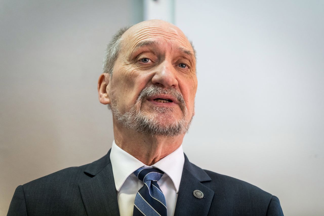 Macierewicz nie odpuszcza nawet w rocznicę Smoleńska. Kolejne "rewelacje"