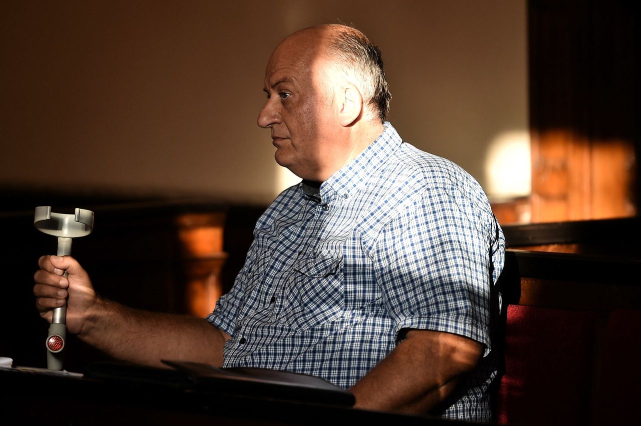 Radny PiS broni ks.Jankowskiego. "Ksiądz wiele razy mnie głaskał i przytulał"