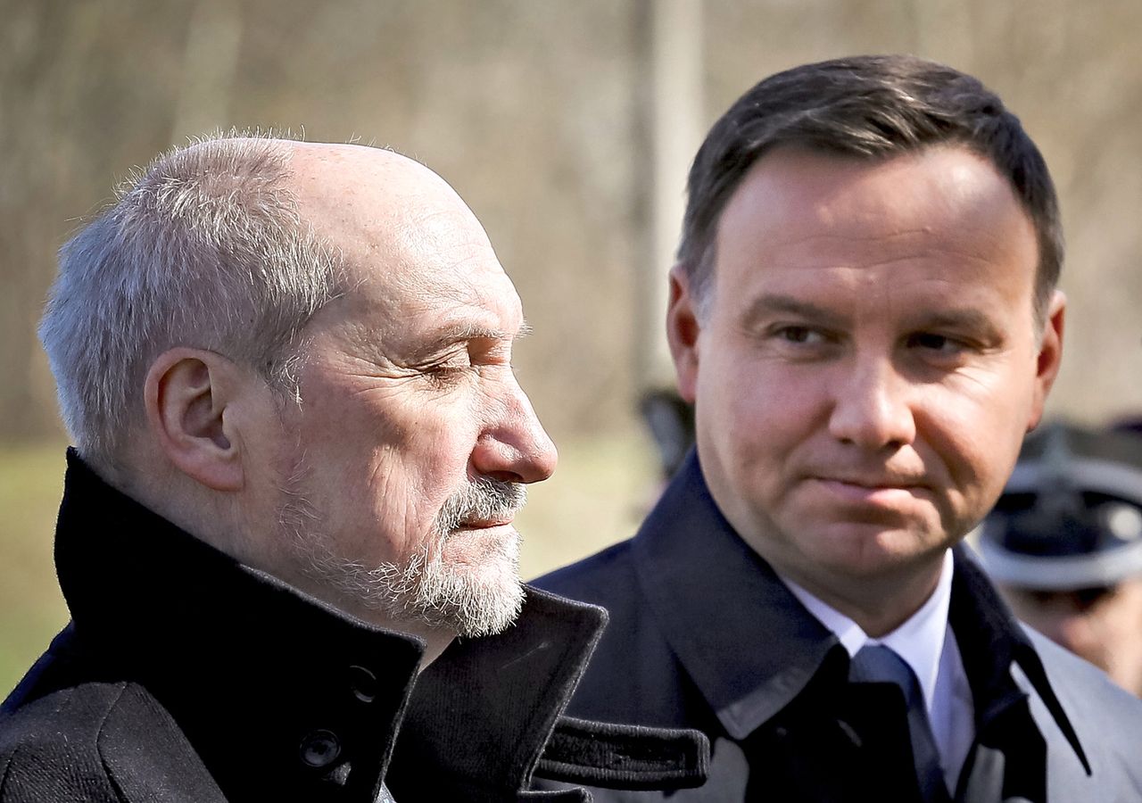 Prezydent Duda zażądał dymisji Antoniego Macierewicza. Wiadomo, kogo popiera PiS 