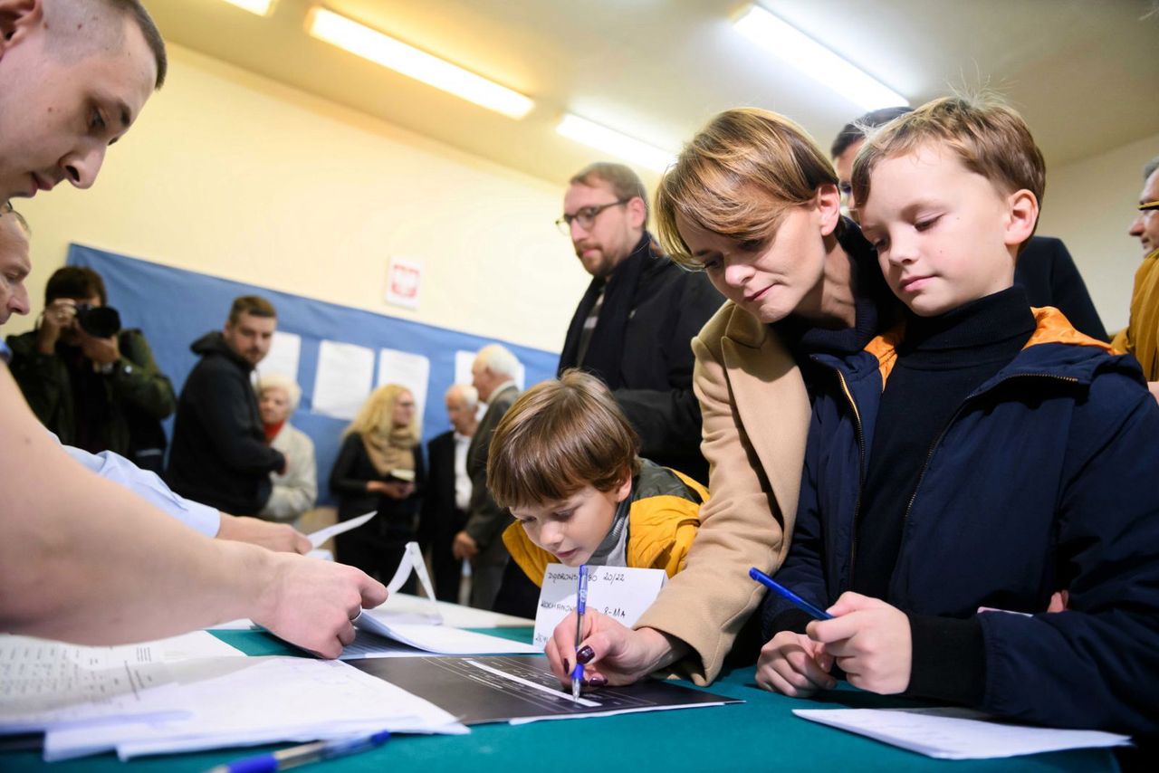 PiS wygrywa wybory. Emilewicz nie kryje radości: "To rekord świata"