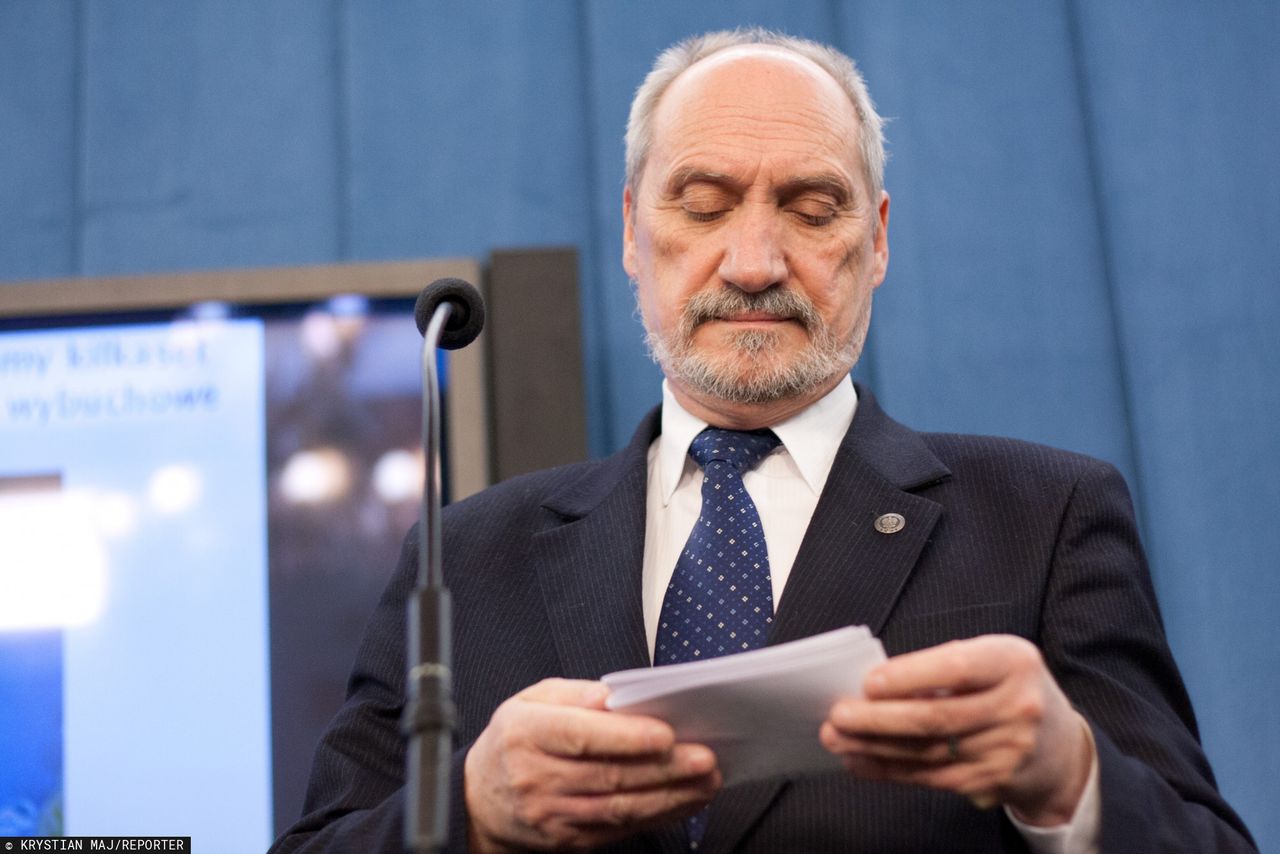 Wybory prezydenckie 2020. Antoni Macierewicz krytykuje Szymona Hołownię za spot wyborczy