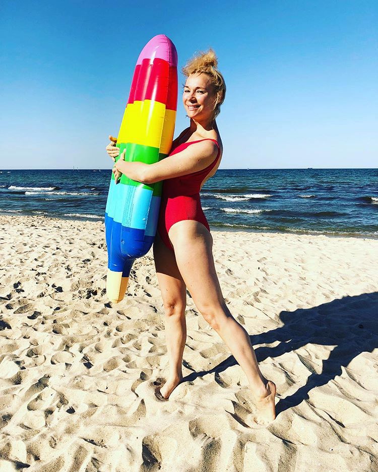 Sonia Bohosiewicz pozuje na plaży. Fani zwrócili uwagę na figurę aktorki