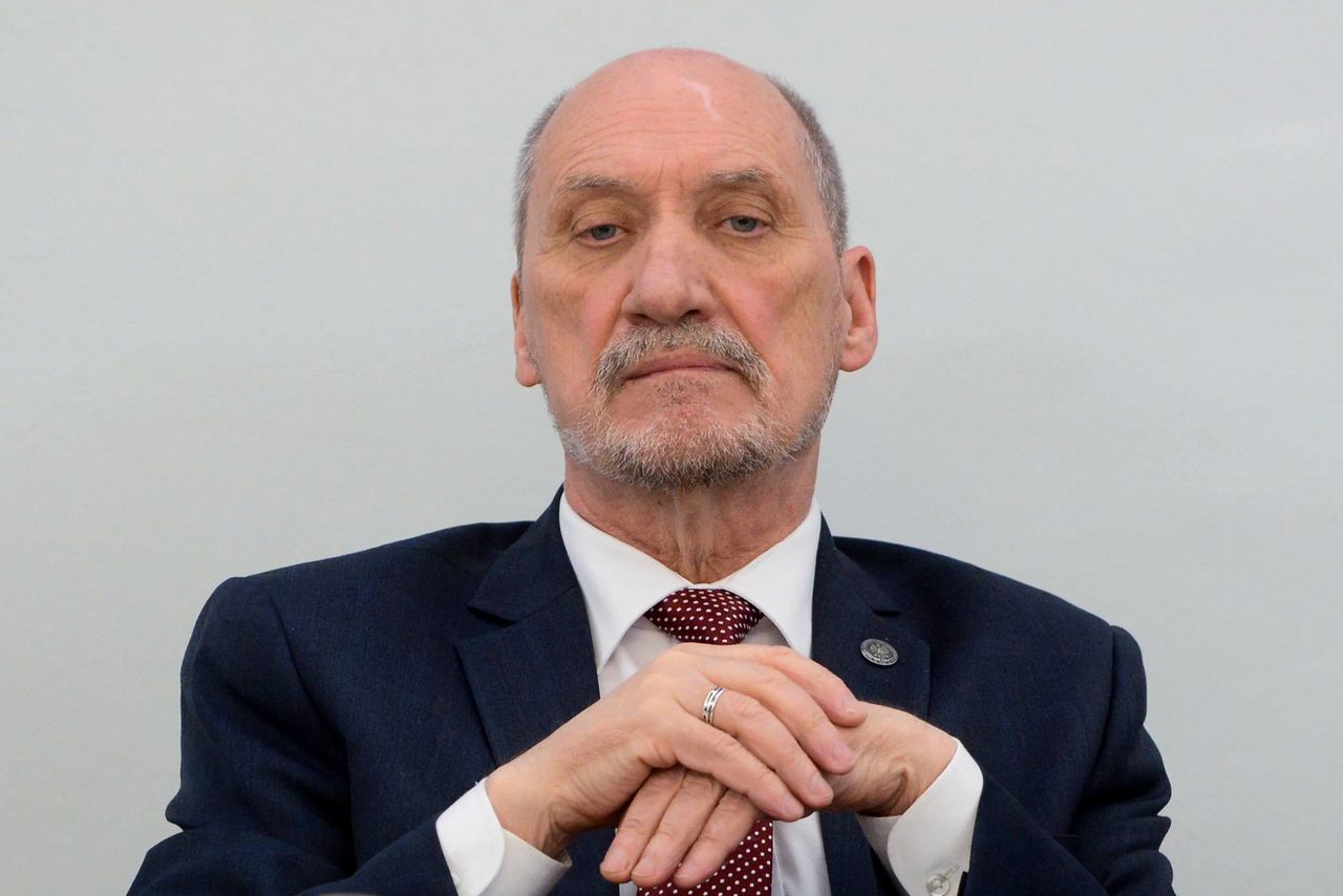 Kolizja samochodu ŻW. Antoni Macierewicz zaprzecza