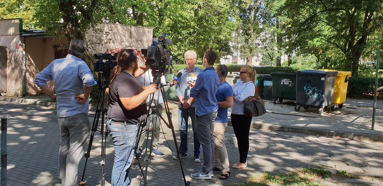 Wojciechowicz o śmieciach na Mokotowie. "To bardzo groźna sytuacja"