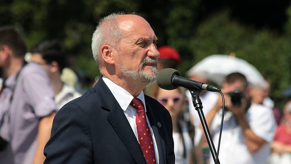 Antoni Macierewicz chce, by służby specjalne kontrolowały fundacje. Wszystkie