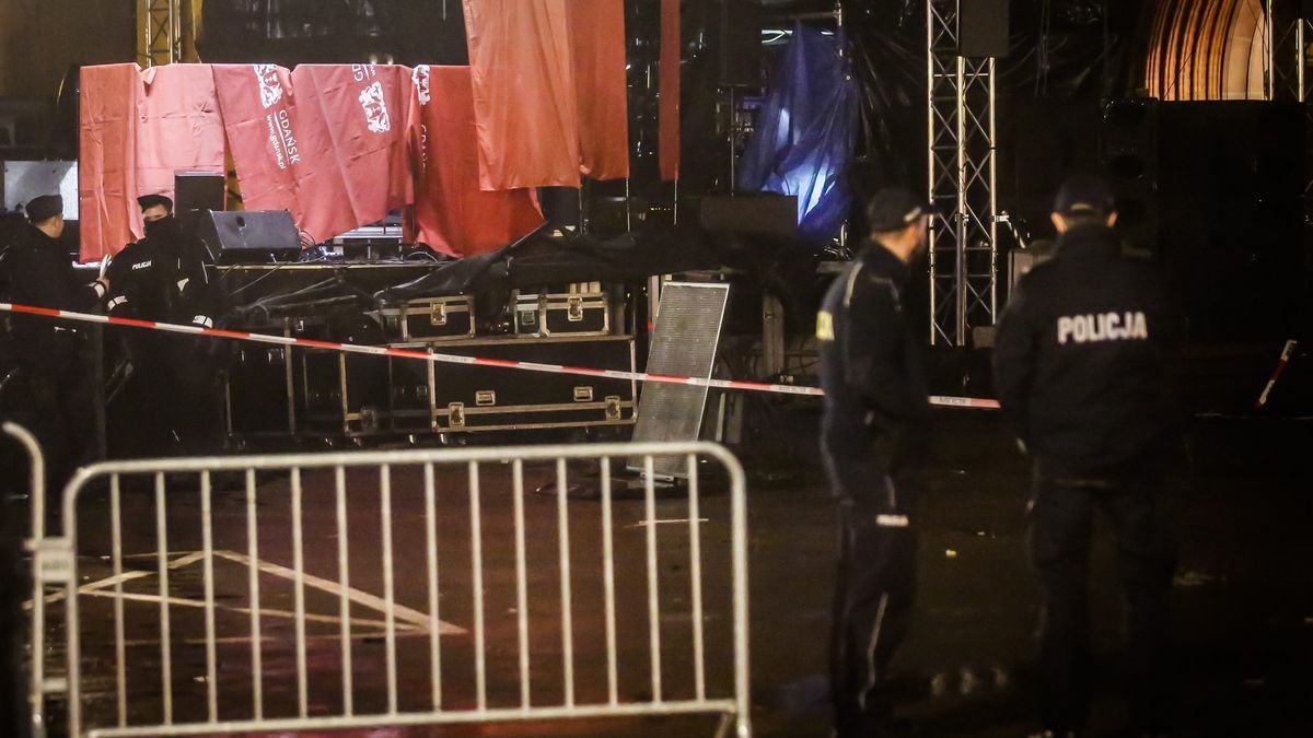 Do ataku nożownika na prezydenta Gdańska Pawła Adamowicza doszło w kulminacyjnym momencie imprezy WOŚP. W trakcie tzw. Światełka do nieba został ugodzony nożem.