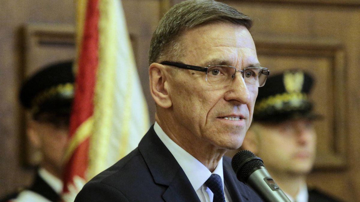 Prezydent Olsztyna Piotr Grzymowicz przyznał, że będzie musiał pozbyć się z urzędu 30 osób.