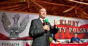 "Gang Antoniaków". Jak Antoni Macierewicz robi show na prowincji