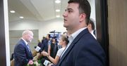 Misiewicz doradzał Macierewiczowi, teraz chyba chce Dudzie. Proponuje dodać jeszcze jedno pytanie do referendum
