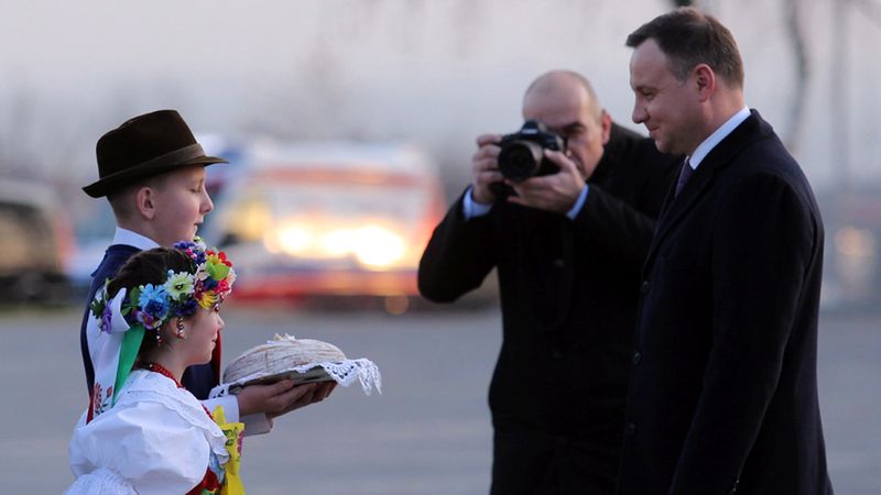 Na archiwalnym zdjęciu wizyta Andrzeja Dudy w Piekarach Śląskich. Zdjęcia robi Andrzej Hrechorowicz