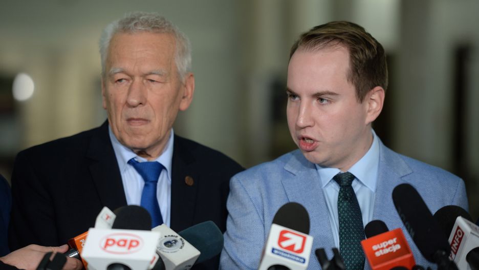 Przewodniczący koła poselskiego Wolni i Solidarni Kornel Morawiecki oraz Adam Andruszkiewicz