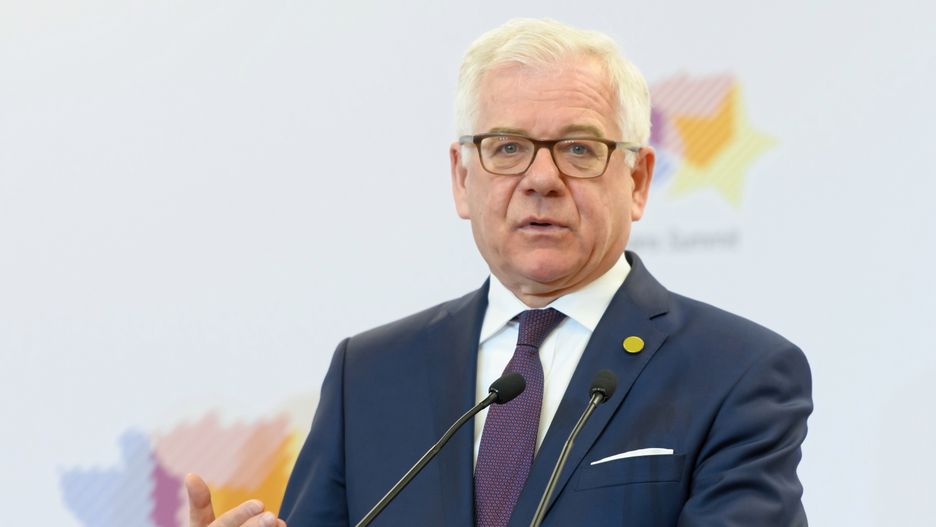 Minister Czaputowicz był najbardziej hojny dla podlegających mu urzędników