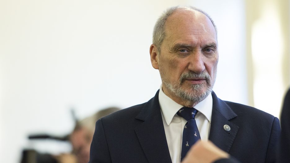 Macierewicz: trzeba odważnie iść do przodu