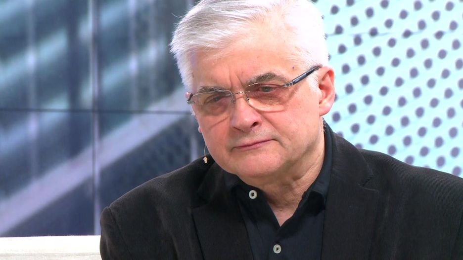 Włodzimierz Cimoszewicz uważa, że rząd często nie zachowuje się racjonalnie i logicznie.