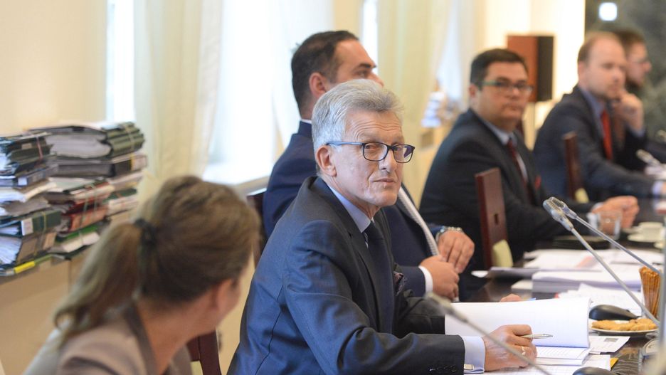 Piotrowicz wysłuchuje kandydatury 