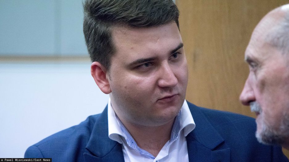 Bartłomiej Misiewicz jeszcze nie dowie się, co prokuratura postanowiła w jego sprawie