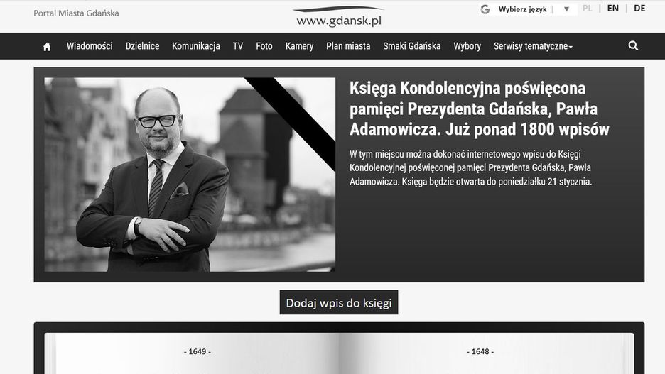 Ludzie z całej Polski składają hołd prezydentowi Gdańska