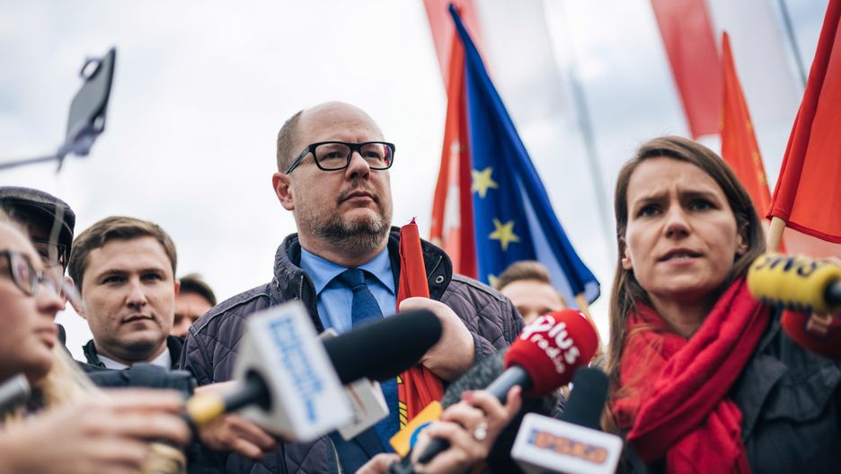 Protest prezydenta Gdańska i posłanka PO przed Muzeum II Wojny Światowej