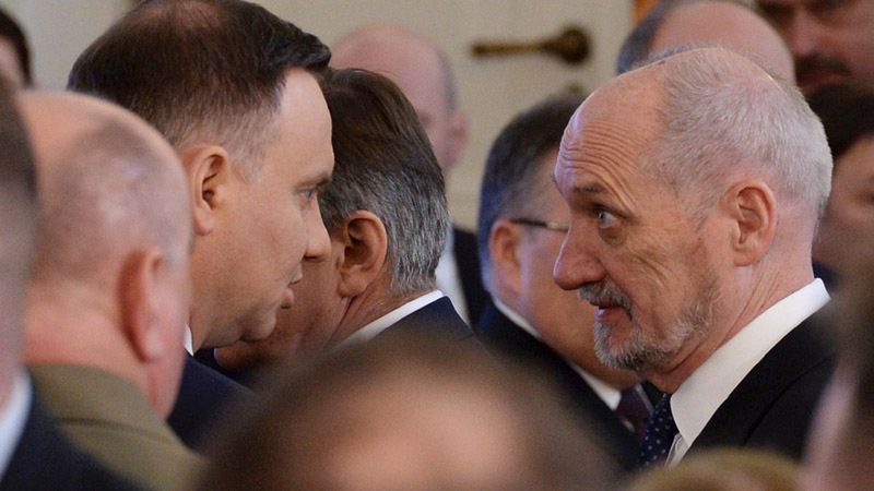 Andrzej Duda i Antoni Macierewicz. To już otwarty konflikt? - zastanawiają się użytkownicy Twittera