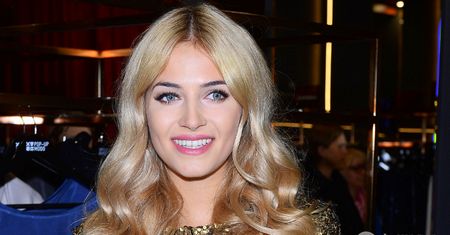 Rozalia Mancewicz po raz pierwszy pokazała ciążowy brzuszek! Jest już mocno zaokrąglony! Miss Polonia podkreśliła go stylową stylizacją