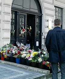 Związki do pracodawców: pozwólcie się narodowi wypłakać!